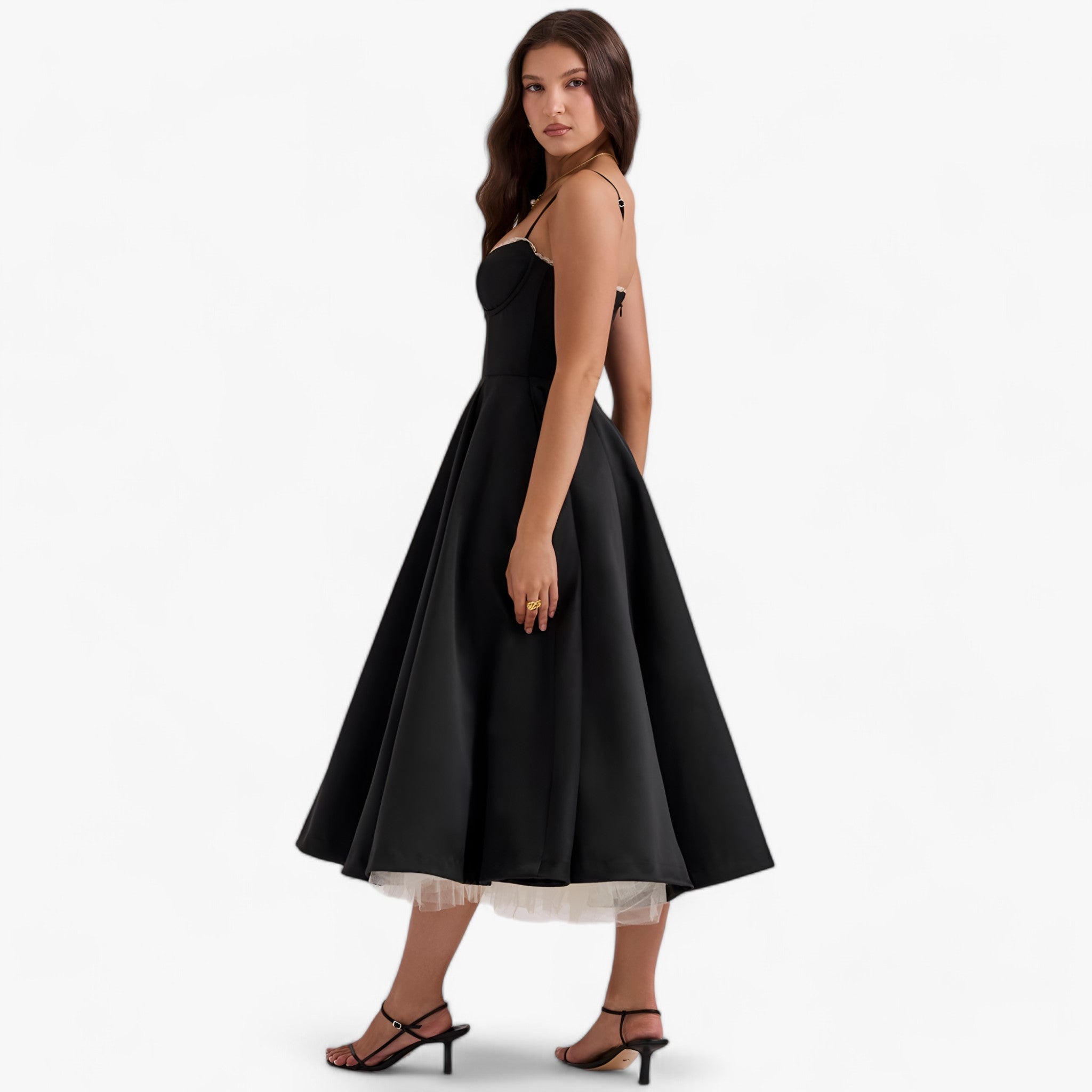 Long Gala Dress with an Elegant Wide-Cut Design